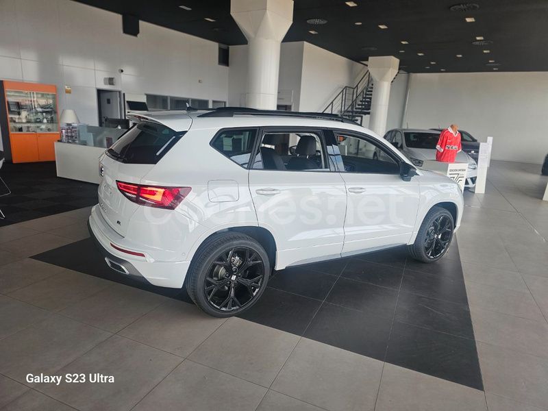 Blanco Nuevo 2025 Seat Ateca FR SUV | 32.000 € (Un poco caro) - Imagen 1/4