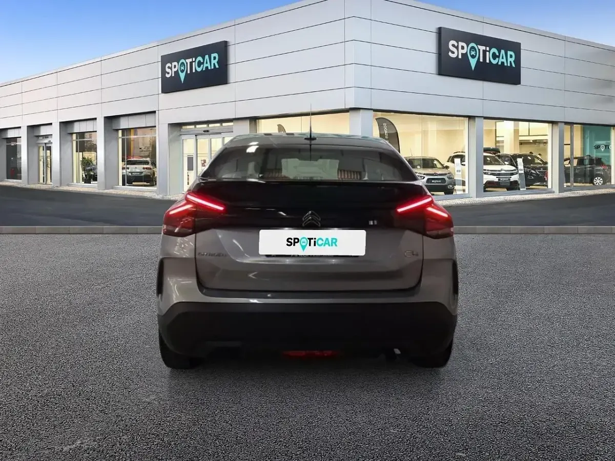 Usado Citroën C4 Live 110 CV (80 kW) 2022 Gris Berlina