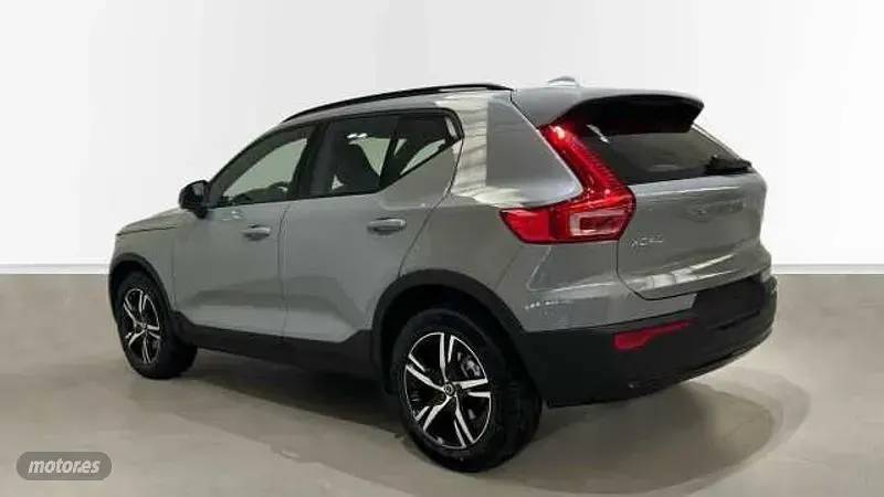 Nuevo Volvo XC40 Plus 163 CV (119 kW) 2026 Gris SUV