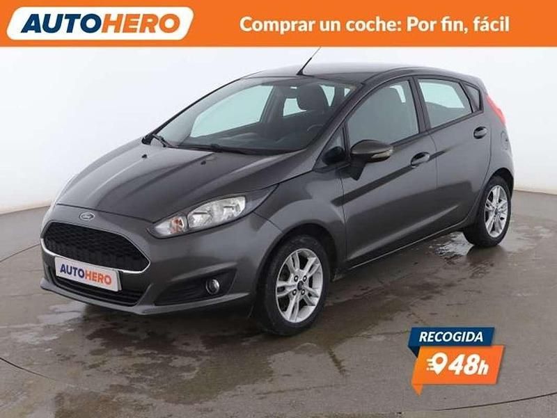 Usado Ford Fiesta Trend 82 CV (60 kW) 2016 Gris Utilitario