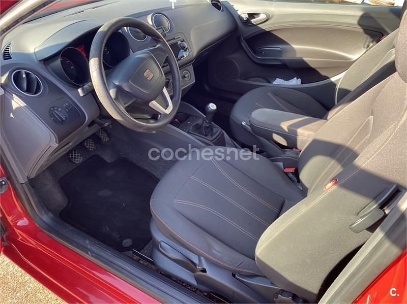 Usado Seat Ibiza SC Reference 60 CV (44 kW) 2011 Rojo Utilitario