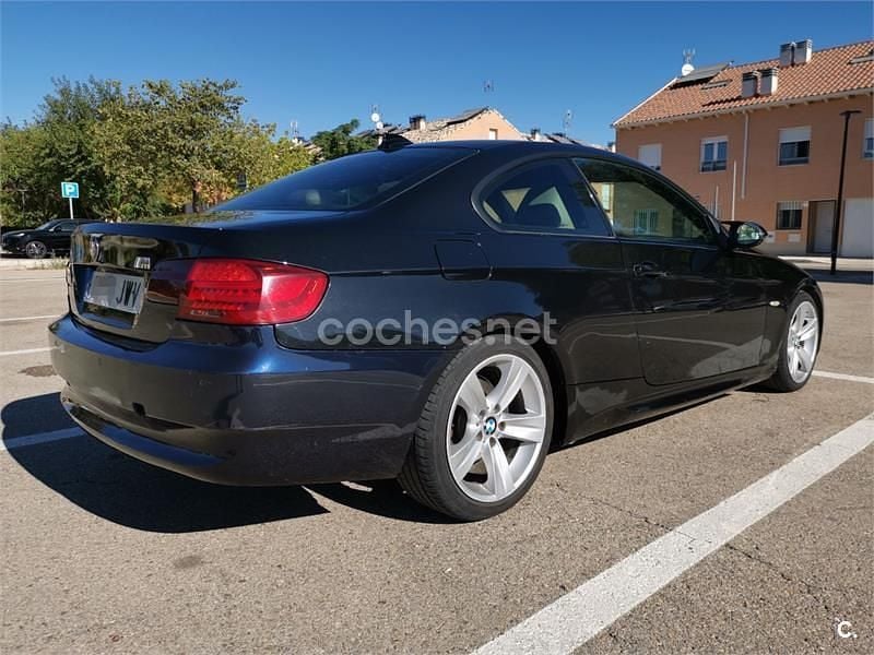 Begagnad BMW 320 Comfort Edition 177 HK (130 kW) 2009 Svart Sportkupé