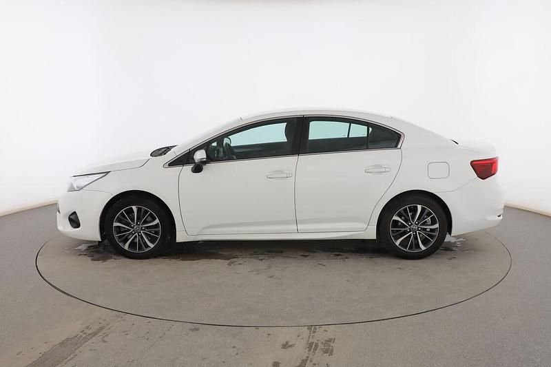 Usado Toyota Avensis Advance 143 CV (105 kW) 2016 Blanco Berlina