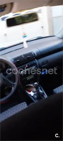 Usado Seat Leon Sport 110 CV (80 kW) 2000 Rojo Utilitario