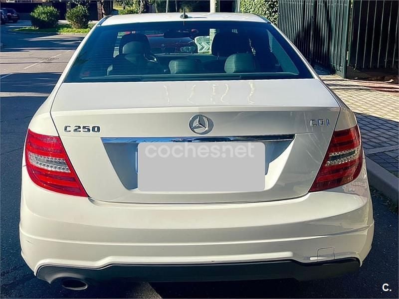 Usado Mercedes C250 Elegance 204 CV (150 kW) 2011 Blanco Berlina