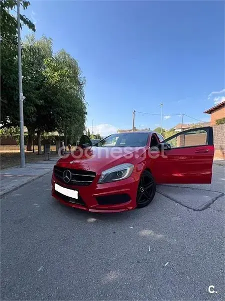 Usado Mercedes A180 AMG line 122 CV (89 kW) 2014 Rojo Utilitario
