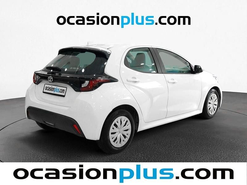 Usado Toyota Yaris Business Edition 69 CV (50 kW) 2023 Blanco Utilitario