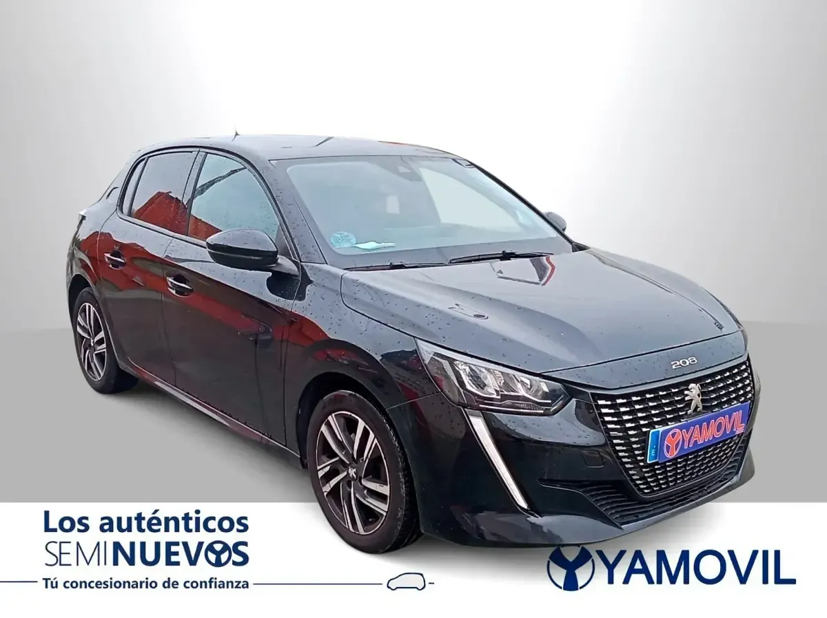 Usado Peugeot 208 Allure 100 CV (73 kW) 2023 Negro Utilitario