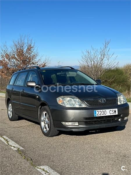 Usado Toyota Corolla Terra 90 CV (66 kW) 2004 Gris / plata Familiar