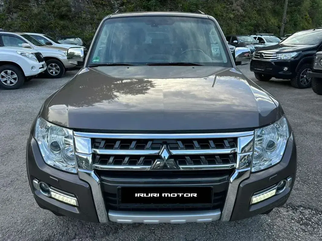 Usado Mitsubishi Montero 190 CV (139 kW) 2016 Beige SUV