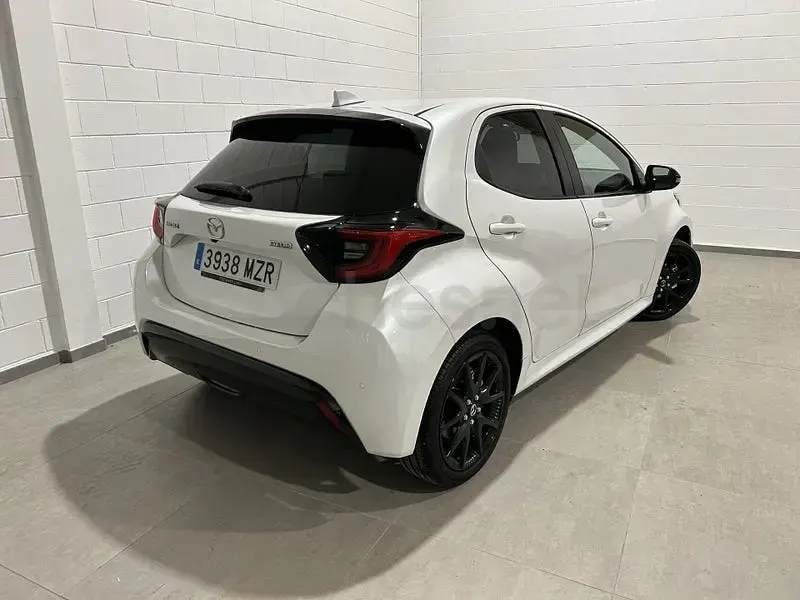 Usado Mazda 2 Homura-Line 116 CV (85 kW) 2025 Blanco Utilitario