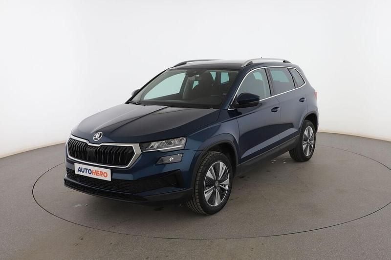 Verde Usado 2022 Skoda Karoq Ambition SUV | 23.599 € (Precio justo) - Imagen 1/3