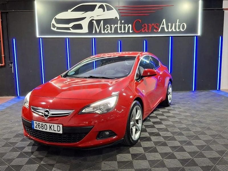 Usado Opel Astra GTC Sportive 200 CV (147 kW) 2018 Rojo Berlina