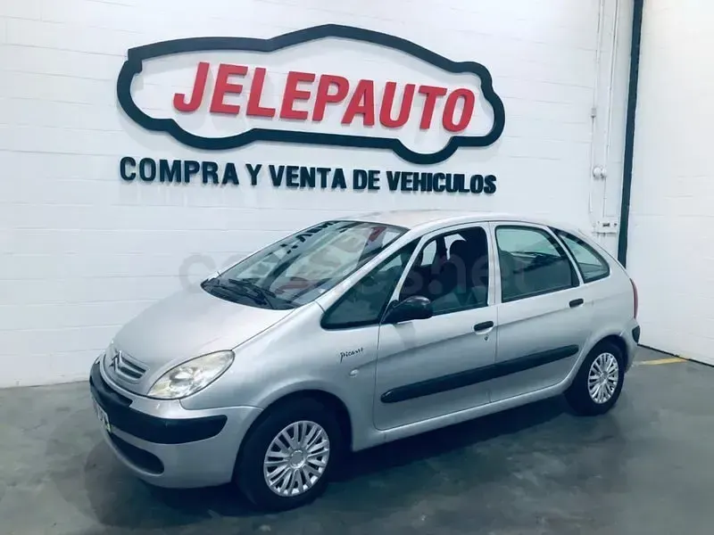 Usado Citroën Xsara Picasso 110 CV (80 kW) 2004 Gris / plata Monovolumen