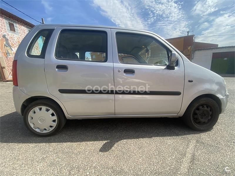 Gris / plata Usado 2000 Opel Agila Utilitario | 2500 € - Imagen 1/4