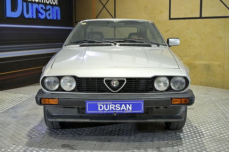 Usado Alfa Romeo GTV 131 CV (96 kW) 1986 Gris / plata Coupe