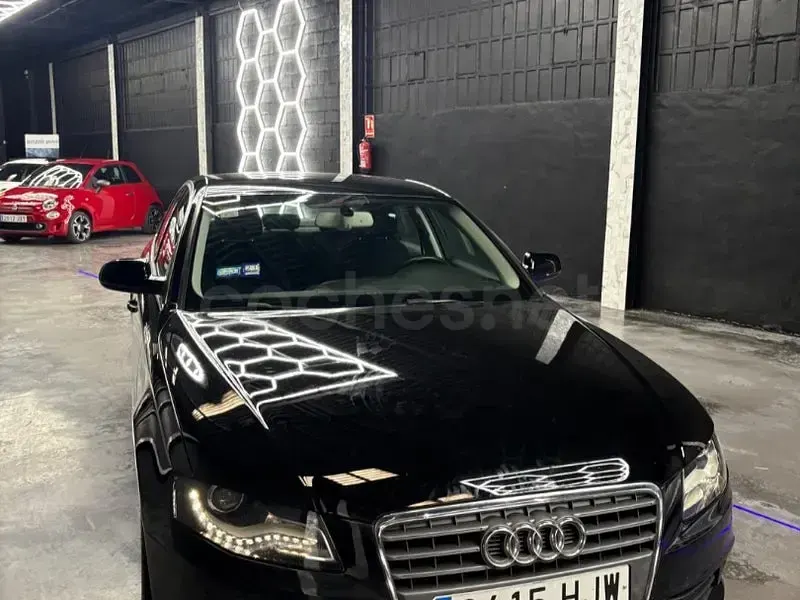 Usado Audi A4 Business 143 CV (105 kW) 2012 Negro Berlina
