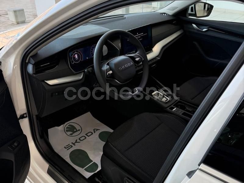 Nuevo Skoda Octavia Selection 150 CV (110 kW) 2025 Blanco Familiar