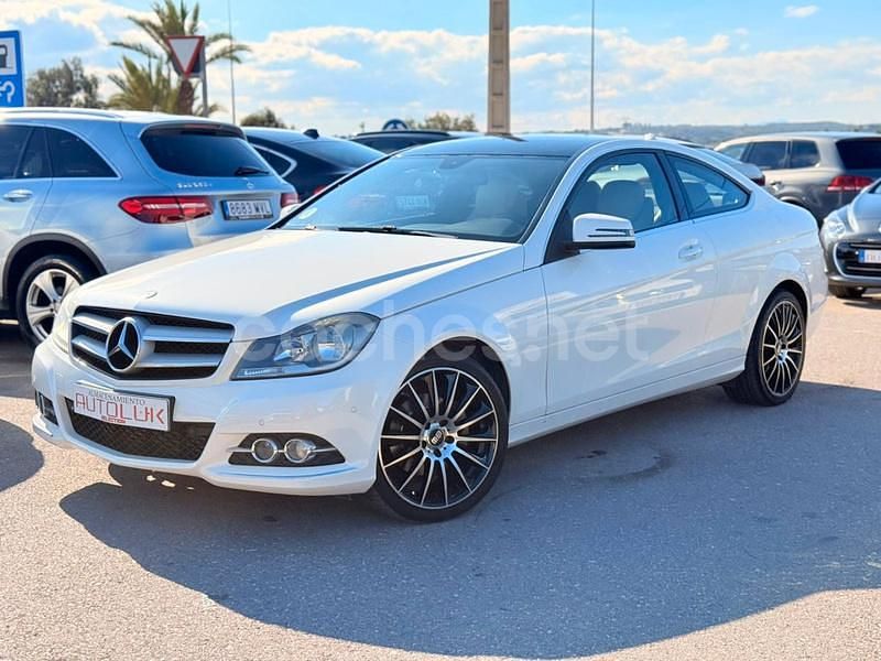 Usado Mercedes C220 170 CV (125 kW) 2014 Blanco Coupe