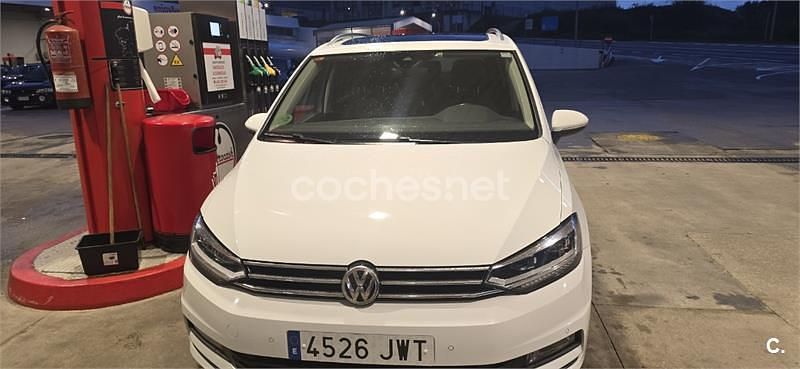 Blanco Usado 2017 VW Touran Advance Monovolumen | 26.000 € (Un poco caro) - Imagen 1/4