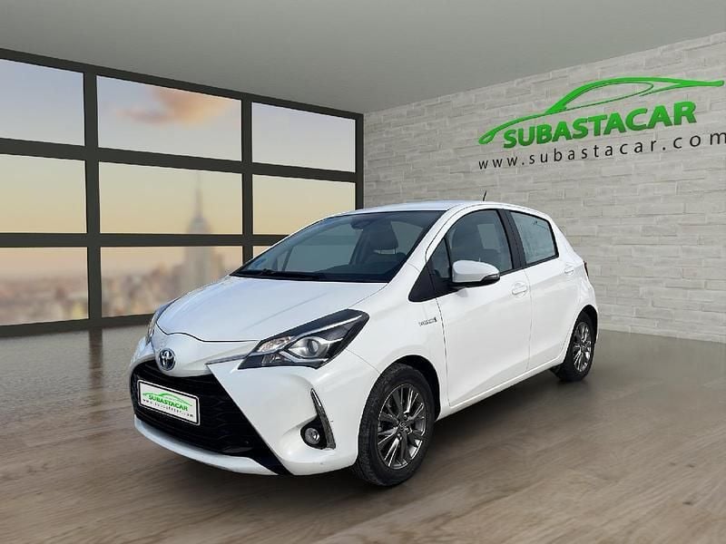 Blanco Usado 2019 Toyota Yaris Hybrid Active Utilitario | 10.165 € (Buen precio) - Imagen 1/4