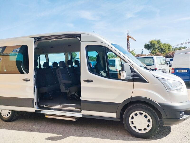 Usado Ford Transit Trend 130 CV (95 kW) 2018 Gris Familiar