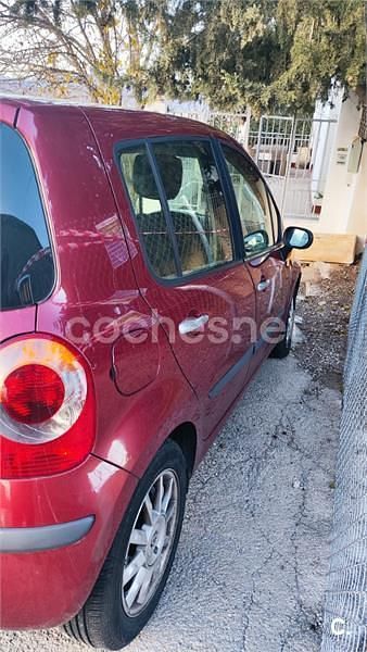 Usado Renault Modus Expression 80 CV (58 kW) 2005 Rojo Monovolumen