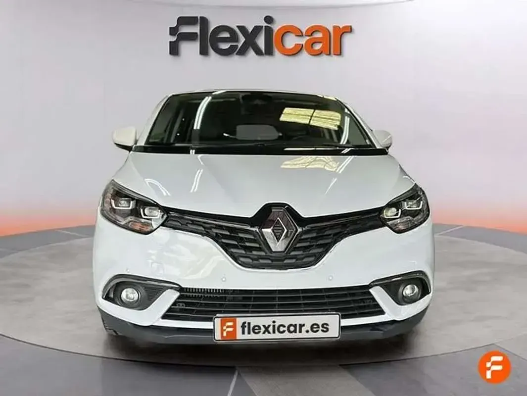 Usado Renault Scénic Zen 131 CV (96 kW) 2018 Blanco Monovolumen