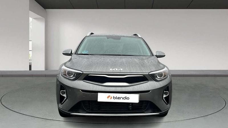 Usado Kia Stonic 101 CV (74 kW) 2025 Gris SUV