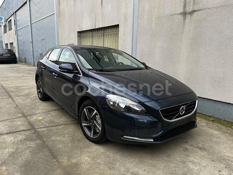 Usado Volvo V40 Momentum 150 CV (110 kW) 2014 Azul Berlina