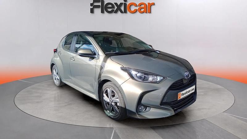 Usado Toyota Yaris Hybrid Active 116 CV (85 kW) 2024 Gris Berlina