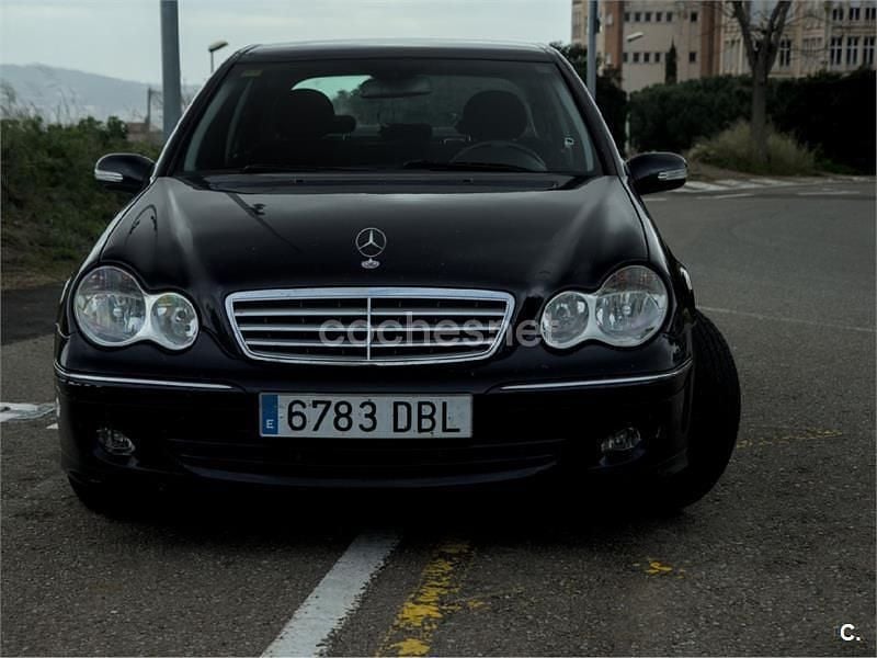 Usado Mercedes C220 Elegance 143 CV (105 kW) 2004 Azul Berlina