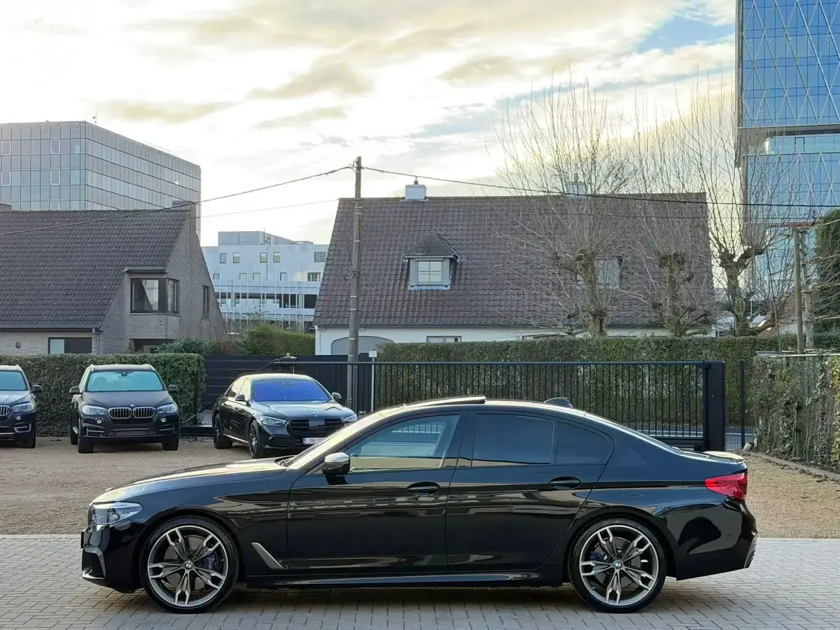 Usado BMW M550 Comfort Edition 400 CV (294 kW) 2020 Negro Berlina