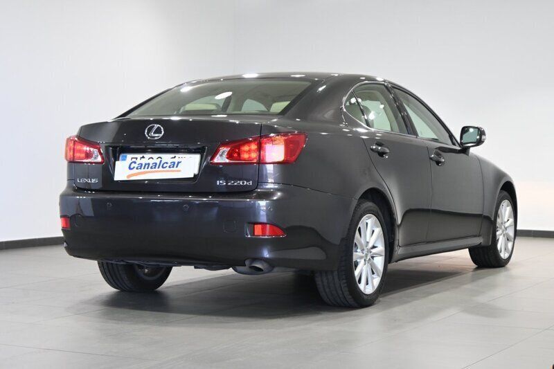 Usado Lexus IS220d Luxury Line 177 CV (130 kW) 2010 Marrón Berlina