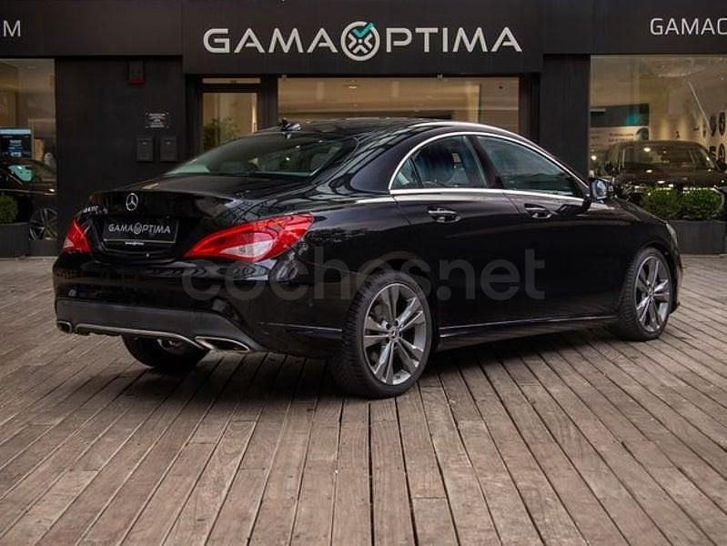 Usado Mercedes CLA200 163 CV (119 kW) 2019 Negro Berlina