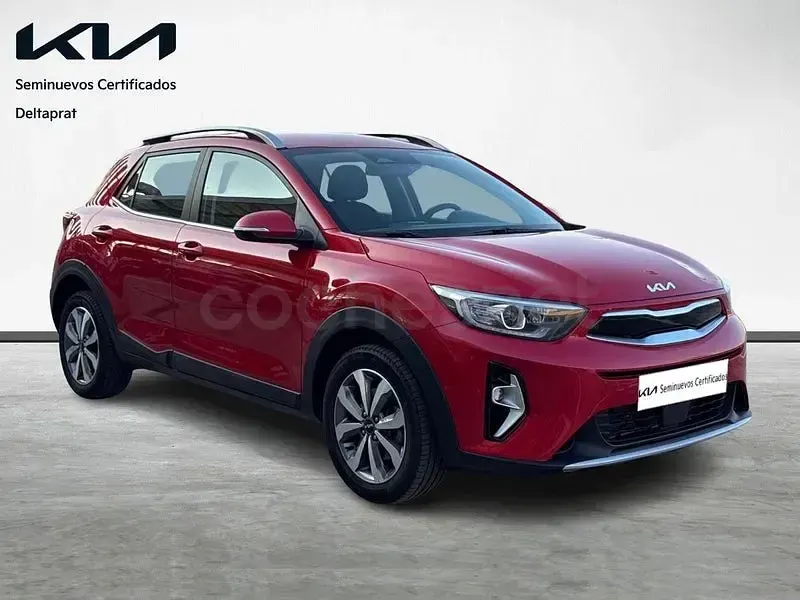 Usado Kia Stonic 100 CV (73 kW) 2024 Rojo SUV