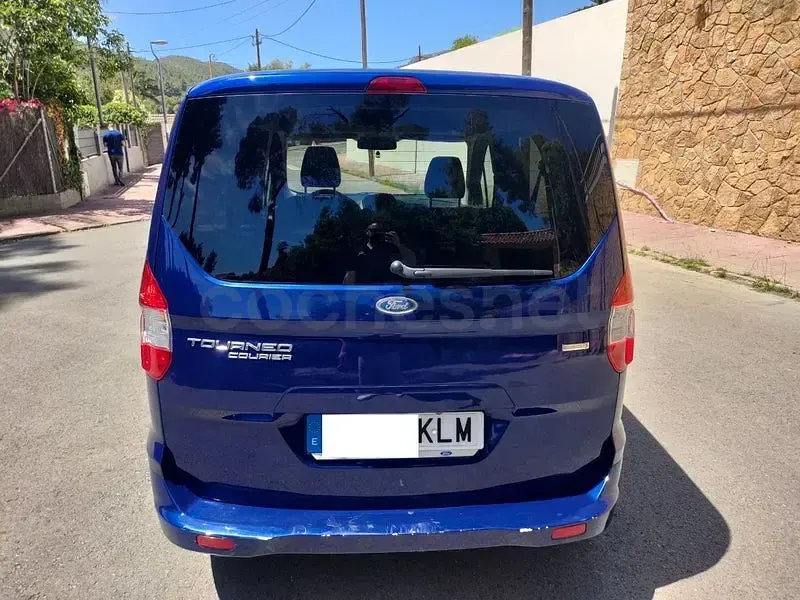 Usado Ford Tourneo Courier Trend 100 CV (73 kW) 2018 Azul Monovolumen
