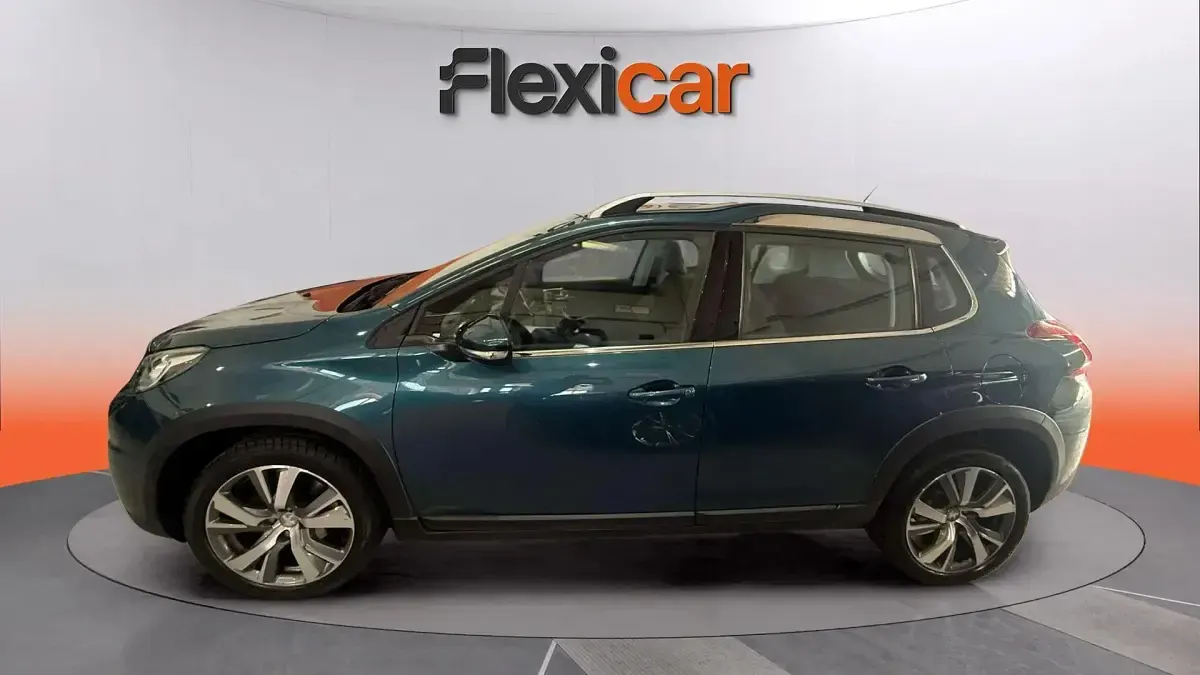 Usado Peugeot 2008 Allure 110 CV (80 kW) 2019 Verde SUV