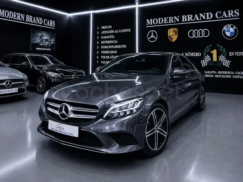 Usado Mercedes C300e 306 CV (225 kW) 2021 Gris / plata Berlina