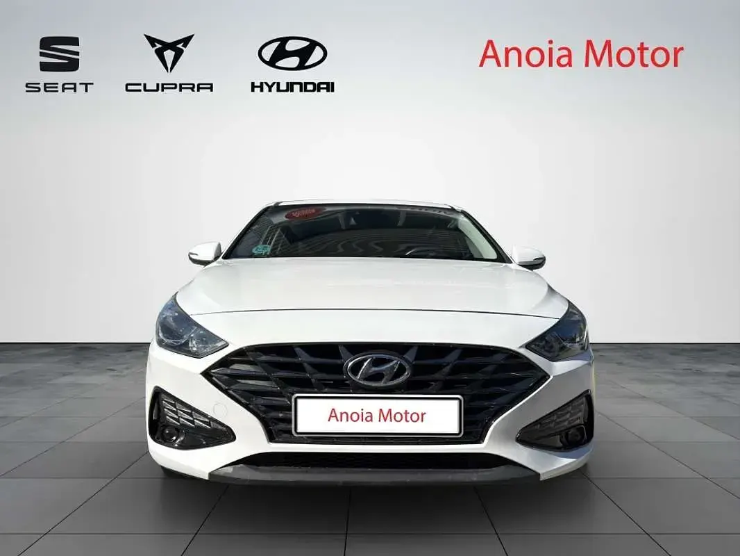 Usado Hyundai i30 110 CV (80 kW) 2022 Blanco Utilitario