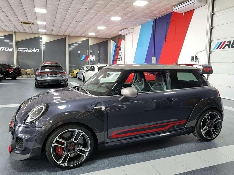Usado Mini John Cooper Works 306 CV (225 kW) 2020 Gris Utilitario