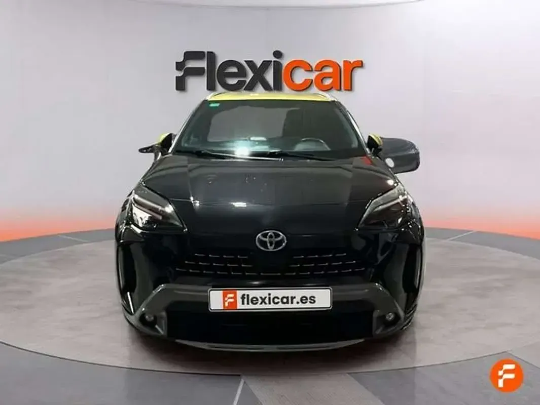 Usado Toyota Yaris Cross 116 CV (85 kW) 2022 Negro SUV