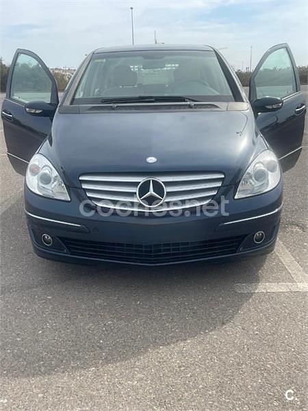 Usado Mercedes B180 109 CV (80 kW) 2008 Azul Monovolumen