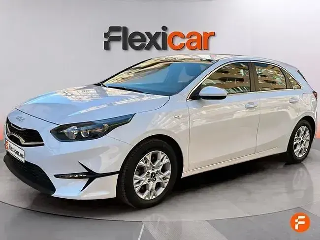 Usado Kia Ceed 100 CV (73 kW) 2022 Blanco Utilitario