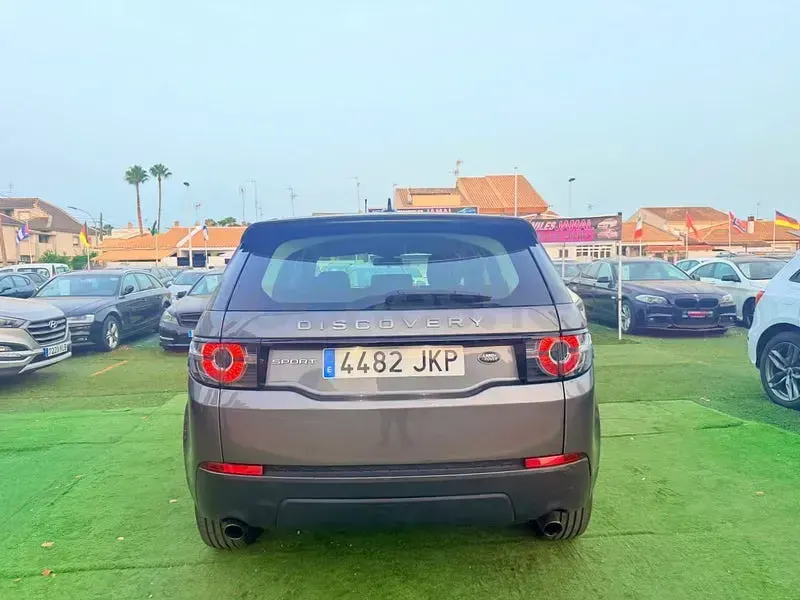 Usado Land Rover Discovery Sport SE 150 CV (110 kW) 2016 Gris / plata SUV
