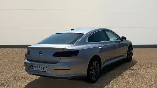 Usado VW Arteon 150 CV (110 kW) 2022 Gris Berlina