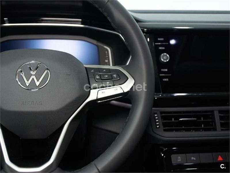 Usado VW T-Cross Sportline 110 CV (80 kW) 2023 Gris / plata SUV