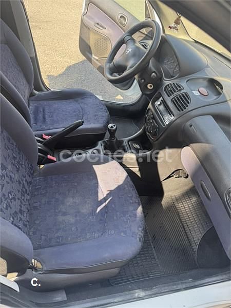 Blanco Usado 2001 Peugeot 206 Berlina | 1500 € (Buen precio) - Imagen 1/1