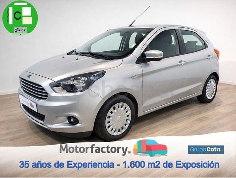 Usado Ford Ka Plus 70 CV (51 kW) 2016 Gris / plata Utilitario