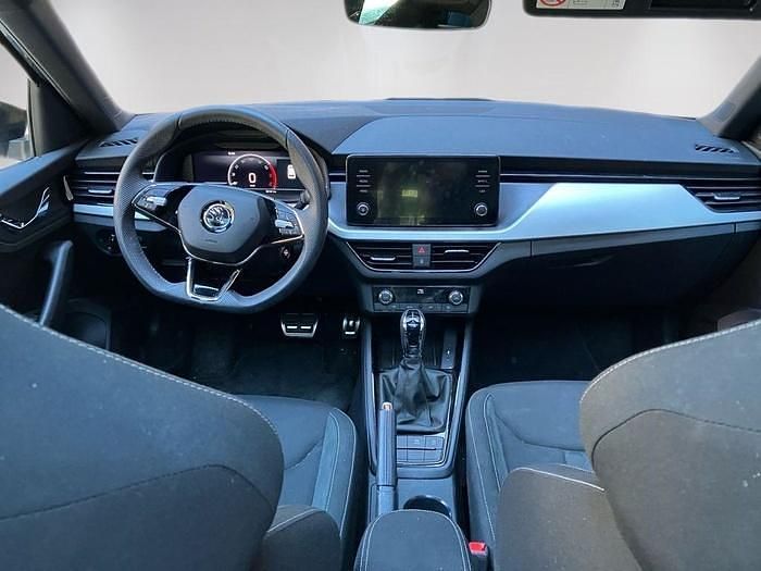 Usado Skoda Kamiq Sport 110 CV (80 kW) 2024 Gris SUV